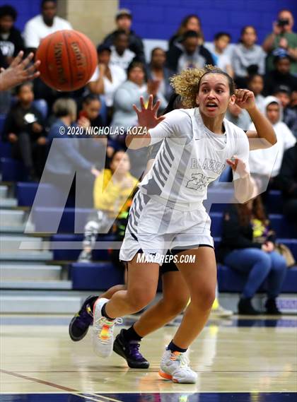 Thumbnail 2 in Sierra Canyon vs. Lynwood (CIF SS Open Playoffs) photogallery.