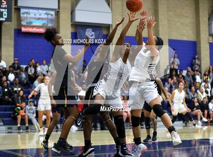 Thumbnail 1 in Sierra Canyon vs. Lynwood (CIF SS Open Playoffs) photogallery.