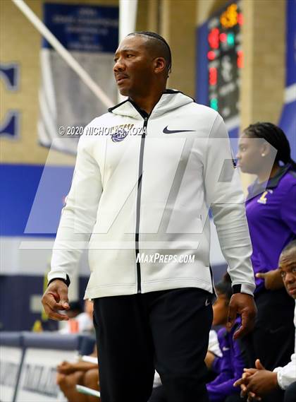 Thumbnail 3 in Sierra Canyon vs. Lynwood (CIF SS Open Playoffs) photogallery.