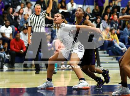Thumbnail 2 in Sierra Canyon vs. Lynwood (CIF SS Open Playoffs) photogallery.
