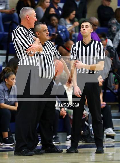 Thumbnail 3 in Sierra Canyon vs. Lynwood (CIF SS Open Playoffs) photogallery.