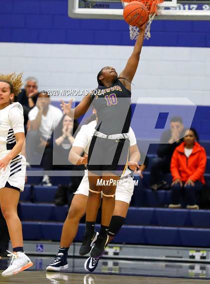 Thumbnail 2 in Sierra Canyon vs. Lynwood (CIF SS Open Playoffs) photogallery.