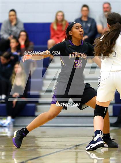 Thumbnail 3 in Sierra Canyon vs. Lynwood (CIF SS Open Playoffs) photogallery.