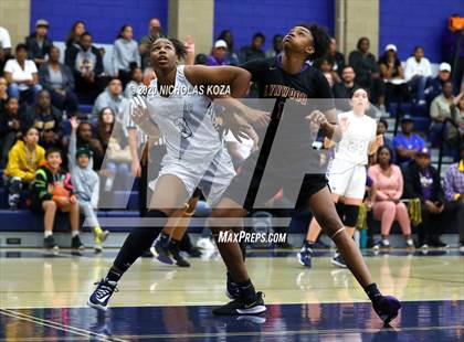 Thumbnail 1 in Sierra Canyon vs. Lynwood (CIF SS Open Playoffs) photogallery.