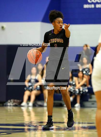 Thumbnail 1 in Sierra Canyon vs. Lynwood (CIF SS Open Playoffs) photogallery.