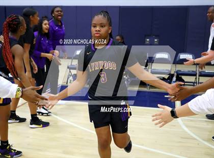 Thumbnail 2 in Sierra Canyon vs. Lynwood (CIF SS Open Playoffs) photogallery.