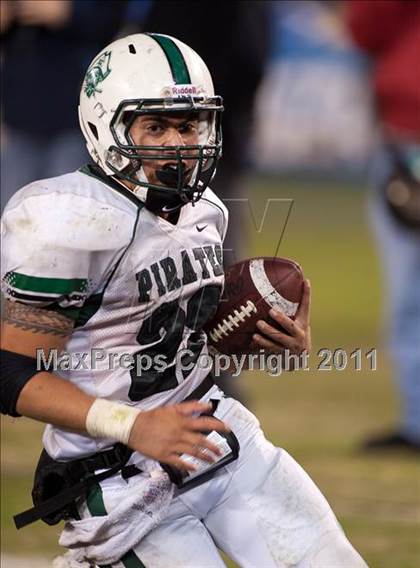 Thumbnail 3 in Mission Hills vs Oceanside (CIF SDS D2 Final) photogallery.