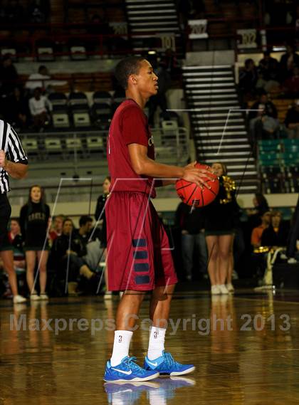 Thumbnail 2 in Mountain Vista vs. Cherokee Trail (CHSAA 5A Great 8) photogallery.