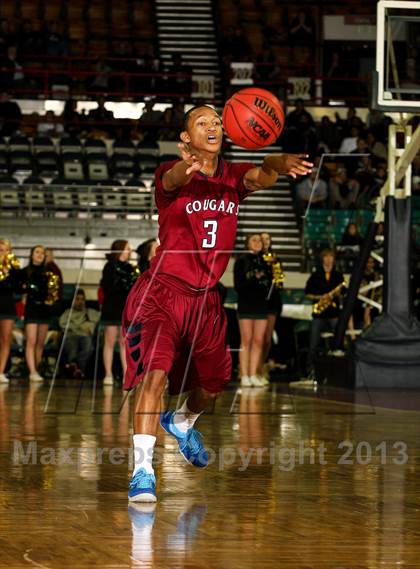 Thumbnail 2 in Mountain Vista vs. Cherokee Trail (CHSAA 5A Great 8) photogallery.