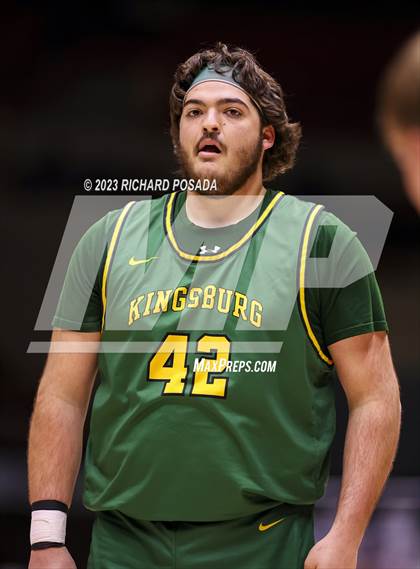 Thumbnail 1 in Kingsburg vs. Sierra (CIF CS DIII Championship) photogallery.