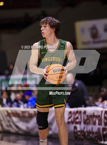 Thumbnail 1 in Kingsburg vs. Sierra (CIF CS DIII Championship) photogallery.