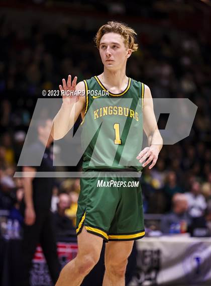 Thumbnail 3 in Kingsburg vs. Sierra (CIF CS DIII Championship) photogallery.