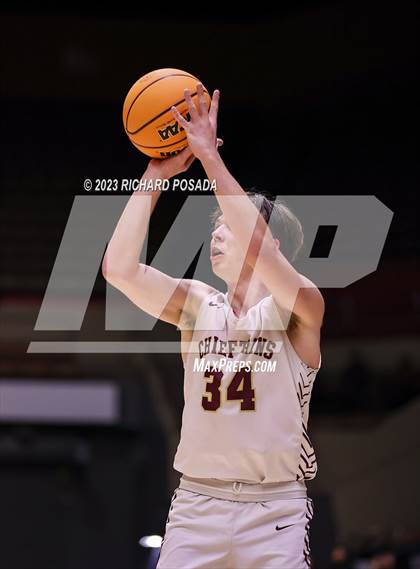 Thumbnail 2 in Kingsburg vs. Sierra (CIF CS DIII Championship) photogallery.