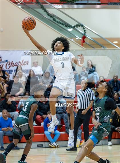 Thumbnail 2 in Baldwin vs William Floyd (Gary Charles Hoops Classic) photogallery.