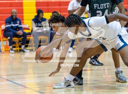 Thumbnail 3 in Baldwin vs William Floyd (Gary Charles Hoops Classic) photogallery.