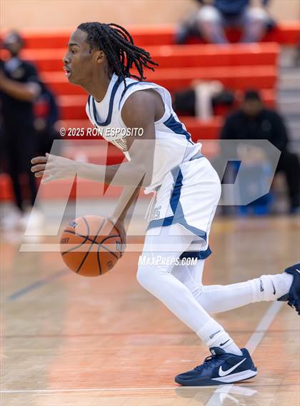 Thumbnail 2 in Baldwin vs William Floyd (Gary Charles Hoops Classic) photogallery.