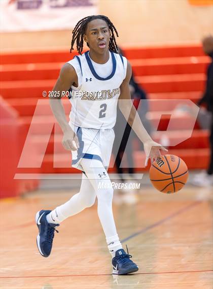 Thumbnail 2 in Baldwin vs William Floyd (Gary Charles Hoops Classic) photogallery.