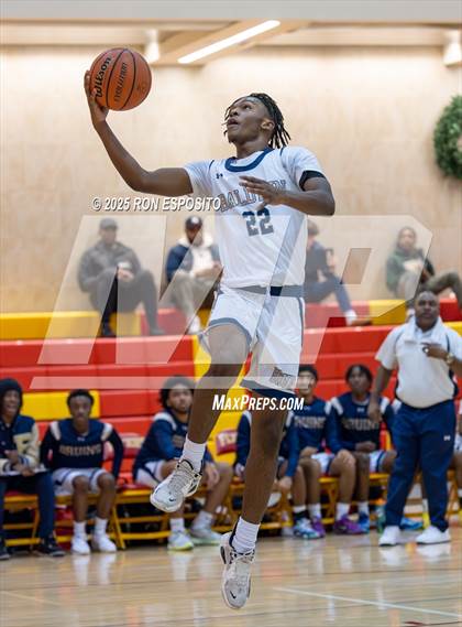 Thumbnail 3 in Baldwin vs William Floyd (Gary Charles Hoops Classic) photogallery.