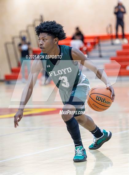 Thumbnail 3 in Baldwin vs William Floyd (Gary Charles Hoops Classic) photogallery.