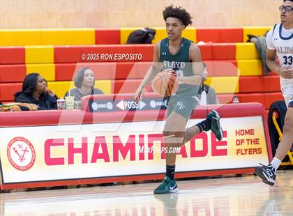 Thumbnail 2 in Baldwin vs William Floyd (Gary Charles Hoops Classic) photogallery.