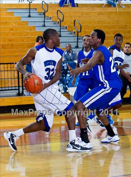 Thumbnail 1 in Dickinson vs Westside  (McDonald's Texas Invitational) photogallery.