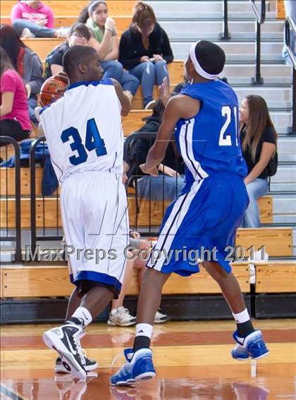 Thumbnail 1 in Dickinson vs Westside  (McDonald's Texas Invitational) photogallery.