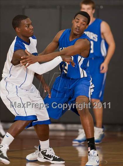 Thumbnail 2 in Dickinson vs Westside  (McDonald's Texas Invitational) photogallery.