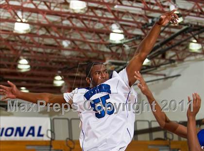 Thumbnail 2 in Dickinson vs Westside  (McDonald's Texas Invitational) photogallery.