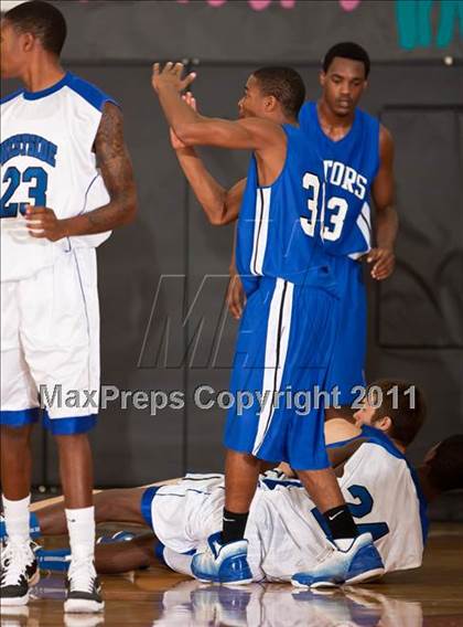 Thumbnail 2 in Dickinson vs Westside  (McDonald's Texas Invitational) photogallery.