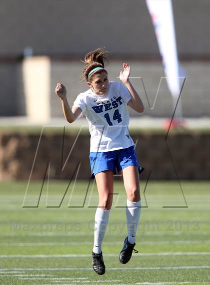 Thumbnail 3 in Plano West vs. Southlake Carroll (UIL 5A Final) photogallery.