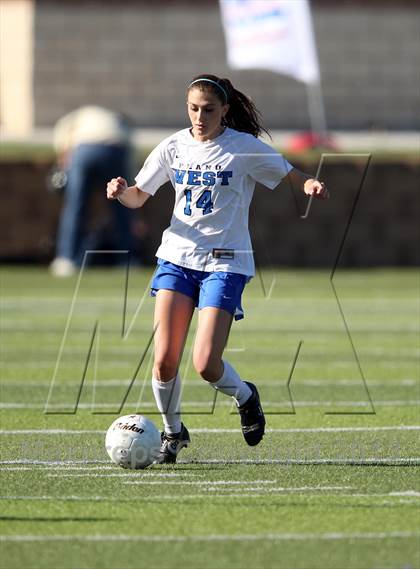 Thumbnail 2 in Plano West vs. Southlake Carroll (UIL 5A Final) photogallery.