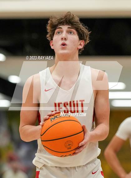 Thumbnail 3 in Sheldon @ Jesuit photogallery.