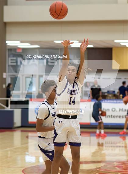 Thumbnail 1 in Atascocita vs Ridge Point (McDonald's Texas Invitational) photogallery.