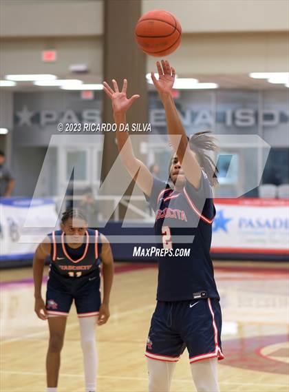 Thumbnail 3 in Atascocita vs Ridge Point (McDonald's Texas Invitational) photogallery.