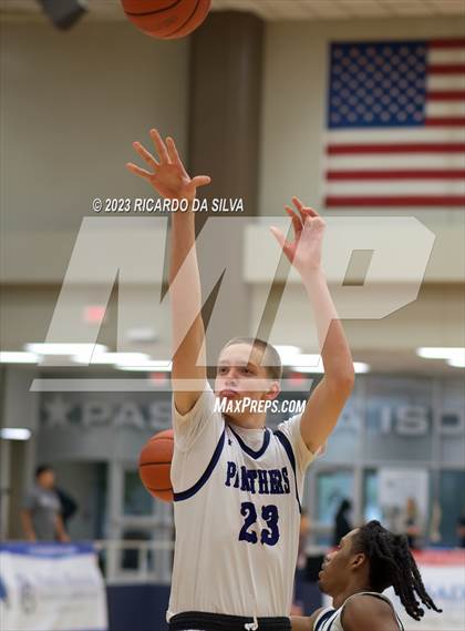 Thumbnail 2 in Atascocita vs Ridge Point (McDonald's Texas Invitational) photogallery.