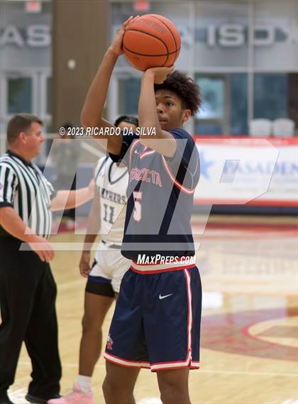 Thumbnail 2 in Atascocita vs Ridge Point (McDonald's Texas Invitational) photogallery.