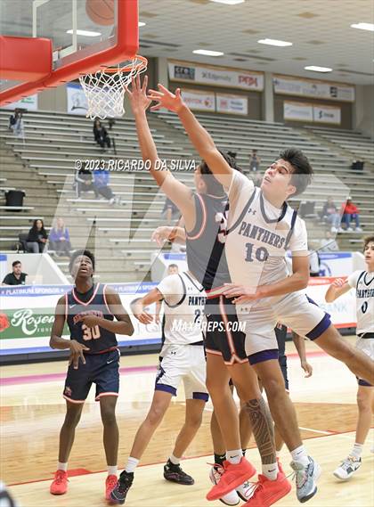 Thumbnail 1 in Atascocita vs Ridge Point (McDonald's Texas Invitational) photogallery.