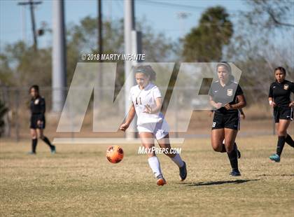 Thumbnail 1 in Los Fresnos vs Hanna (BISD Tournament) photogallery.