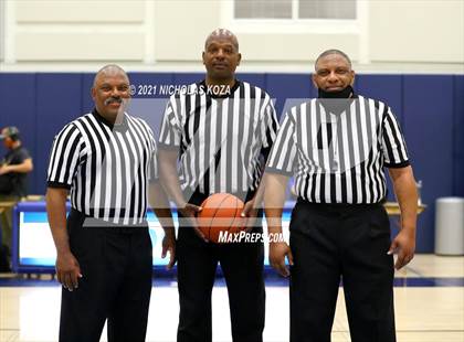 Thumbnail 2 in Sierra Canyon vs. Windward photogallery.