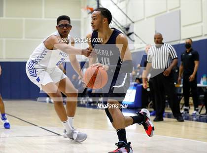 Thumbnail 3 in Sierra Canyon vs. Windward photogallery.