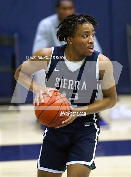 Thumbnail 1 in Sierra Canyon vs. Windward photogallery.