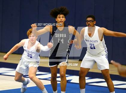 Thumbnail 3 in Sierra Canyon vs. Windward photogallery.