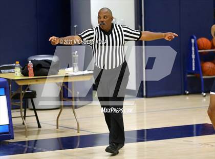 Thumbnail 3 in Sierra Canyon vs. Windward photogallery.