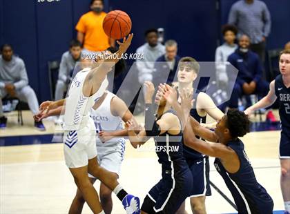 Thumbnail 1 in Sierra Canyon vs. Windward photogallery.