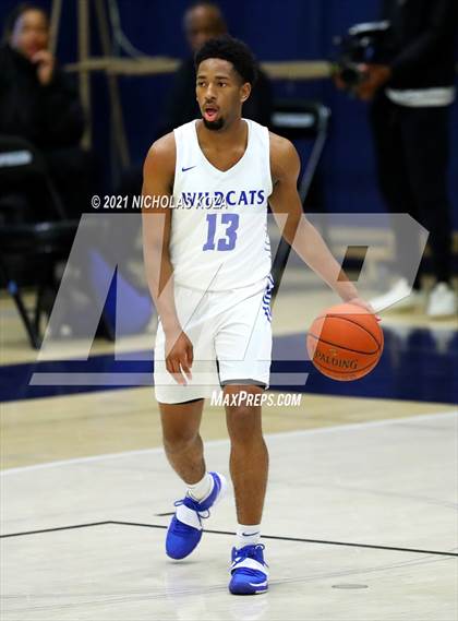 Thumbnail 2 in Sierra Canyon vs. Windward photogallery.