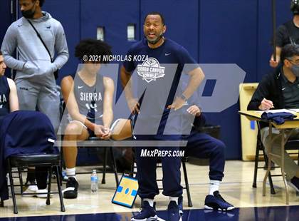 Thumbnail 1 in Sierra Canyon vs. Windward photogallery.