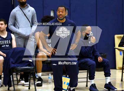 Thumbnail 2 in Sierra Canyon vs. Windward photogallery.