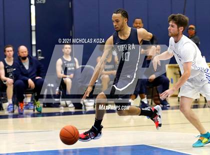 Thumbnail 1 in Sierra Canyon vs. Windward photogallery.