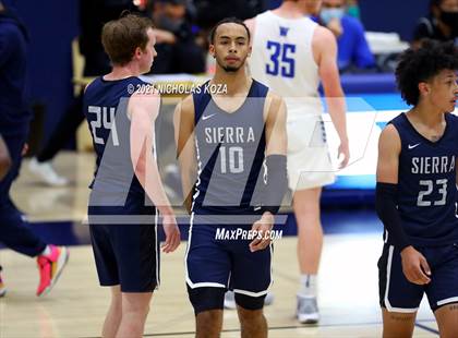 Thumbnail 1 in Sierra Canyon vs. Windward photogallery.