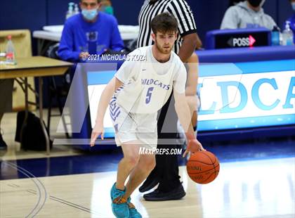 Thumbnail 1 in Sierra Canyon vs. Windward photogallery.